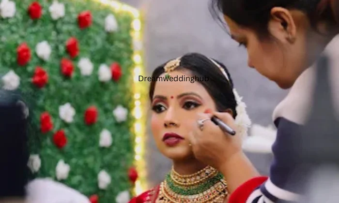 Streets salon by Deepti